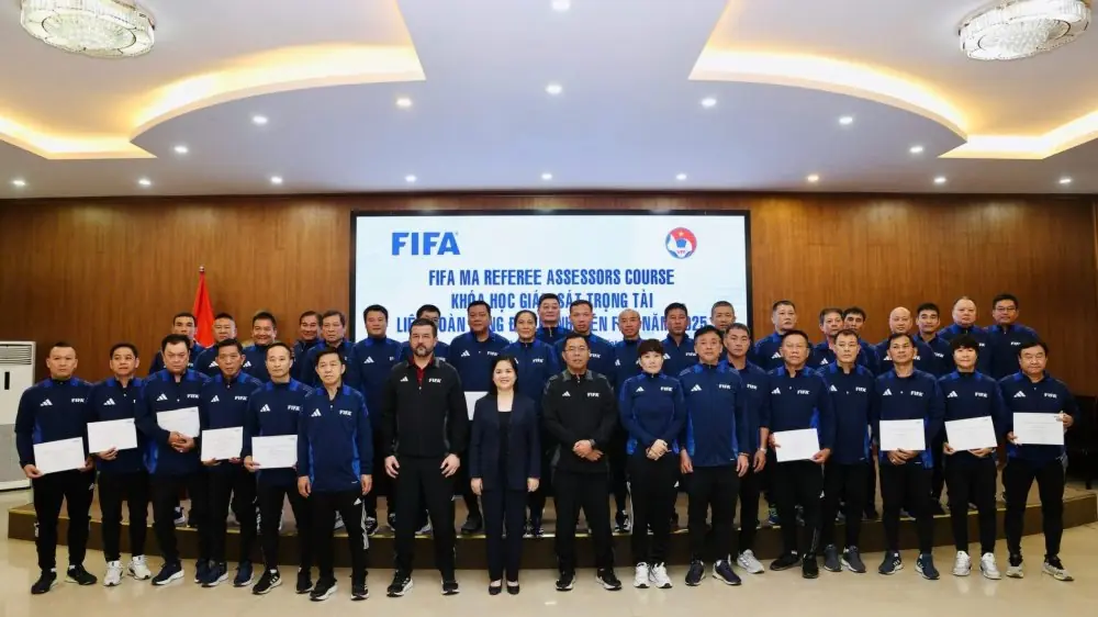 Bế mạc khoá học giám sát trọng tài LĐBĐ thành viên FIFA 2025